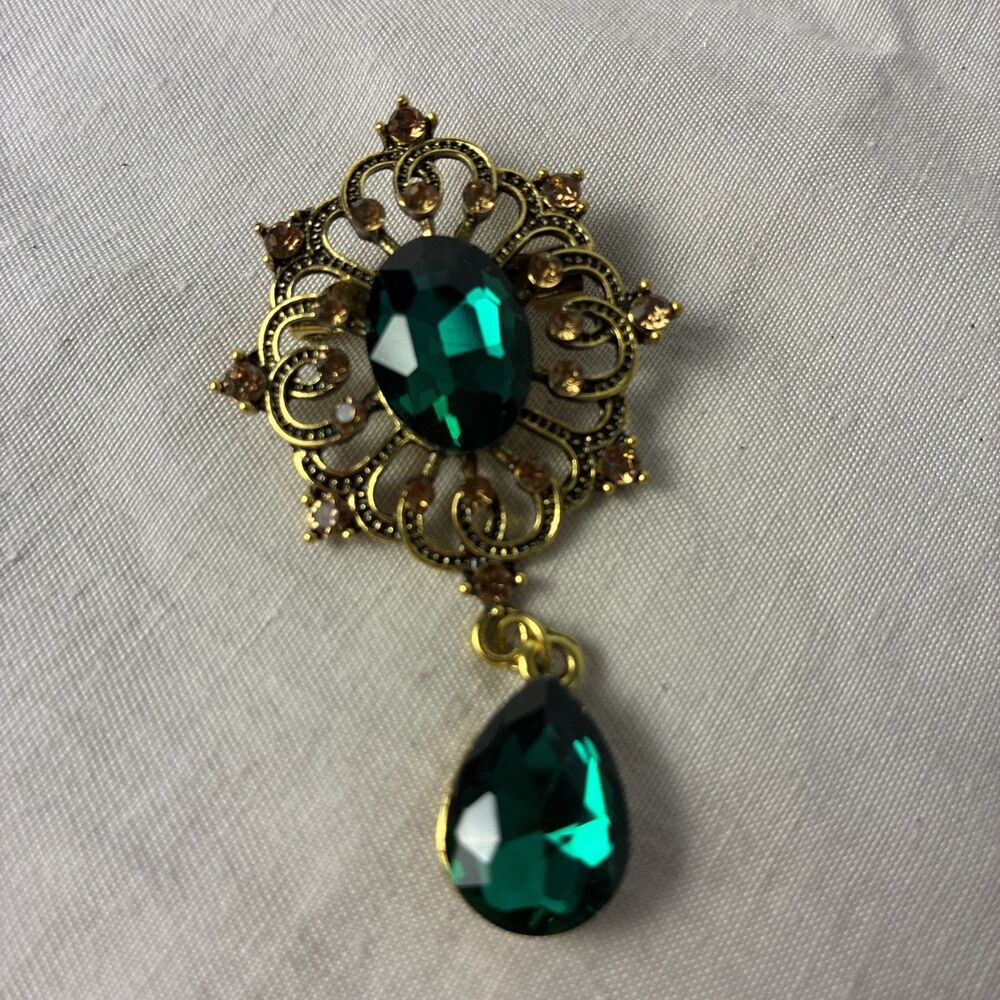 Goldtone Brooch Emerald Green Gems vintage costume jewelry 2.5"